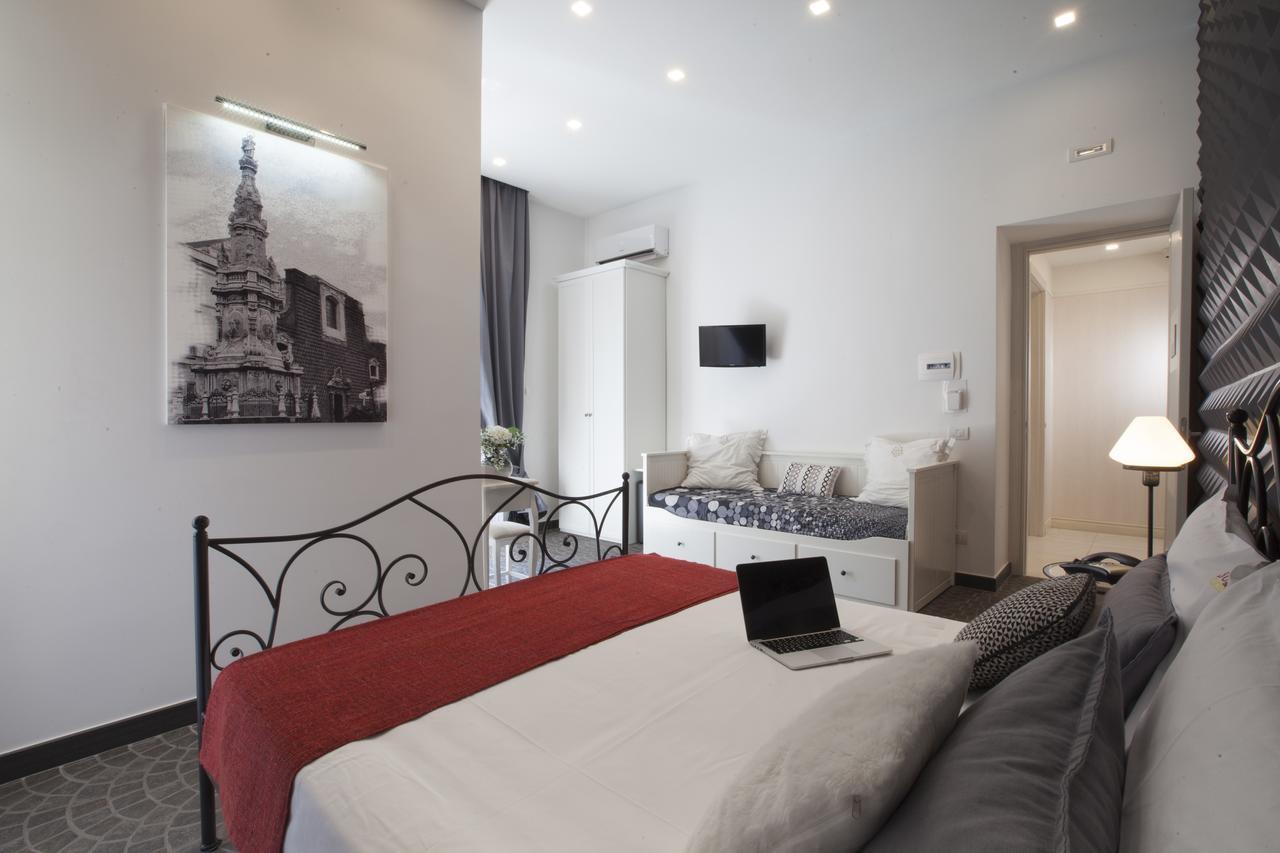 Suite Dei Catalani Napoli Ngoại thất bức ảnh